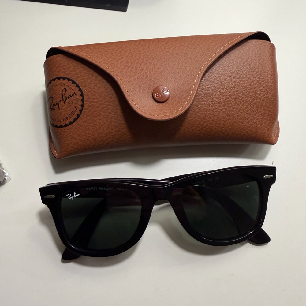 Ray-Ban Black and Green Wayfarer Sunglasses